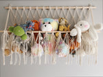 Load image into Gallery viewer, Macrame soft toy hammock, bohemian wall kid´s decor in natural colour
